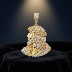 Pendentif Visage de Jésus-Christ en Or Jaune avec Moissanite Ronde Taille Brillant et Micro-Incrustation, Breloque Religieuse Chrétienne Unisexe - Product Image 3