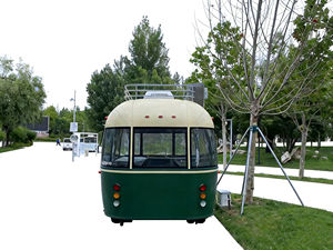 Camion de barbier VIC - Acier inoxydable, 4 roues, service de coiffure mobile, capacité personnalisée pour des solutions de coiffage haut de gamme - Product Image 2