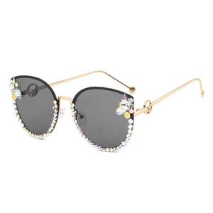 Gafas de Sol de Moda al por Mayor, Retro, Metálicas, con Marco Grande, Diamantes de Imitación, Estilo Ojo de Gato para Mujer - Product Image 6