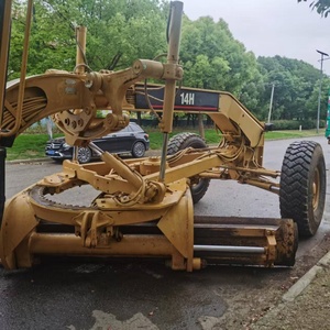 Niveleuse Caterpillar 14H d'occasion, équipement de construction routière lourd, système hydraulique, pneus de grande taille - Product Image 3