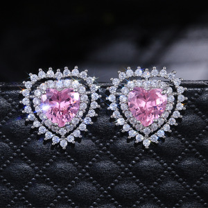 Boucles d'oreilles clous Cœur Rose en Argent 925 avec Quartz Arc-en-ciel et Strass Sertis Griffe – Bijoux Romantiques pour Femme pour Soirée - Product Image 4