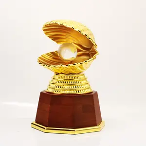 EU circle awards wood base trophy customized engraving gold metal plating trophy seashell awards