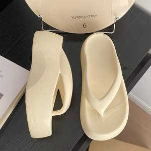 2025 capospalla da <span class=keywords><strong>donna</strong></span> con suola spessa e tacco alto bianco con altezza e <span class=keywords><strong>infradito</strong></span> estivo da spiaggia per <span class=keywords><strong>donna</strong></span> - Product Image 2