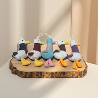 Porte-clés en mousse de caoutchouc rouge en forme de canard mignon pour enfants