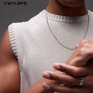 Gilet en tricot à col rond pour homme, style preppy, essentiel, ultra-léger, en coton, pour le confort et le style - Product Image 2