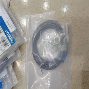 เซ็นเซอร์ตรวจจับวัตถุโลหะ Omron Proximity Switch รุ่น E2E-X3D1-N สำหรับงานอุตสาหกรรม - Product Image 3