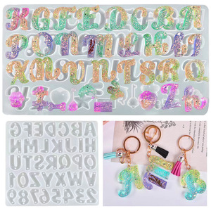 2023 nouvelle <span class=keywords><strong>lettre</strong></span> <span class=keywords><strong>porte</strong></span>-clés résine Alphabet <span class=keywords><strong>porte</strong></span>-clés breloques moule idées de produits Carton artisanat modèle Kit de Zdspoxy chine - Product Image 2