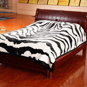 Wholesale Custom Eco-Friendly Korean Knitted Mink Flannel Raschel Heavyweight Portable <b>Weighted</b> Blankets for Home & Hotel Beds - Product Image 1