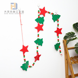 Ghirlanda di perline <span class=keywords><strong>in</strong></span> <span class=keywords><strong>legno</strong></span> a 3 tonalità da 190 cm (6 piedi) con stella rossa fustellata e ciondolo. Albero di Natale per Decorazioni Domestiche Ornamenti da Appendere a Parete - Product Image 3