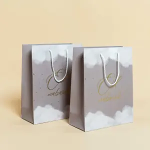 기성품 도매 재활용 소매 디자인 럭셔리 멋진 맞춤형 종이 선물 가방