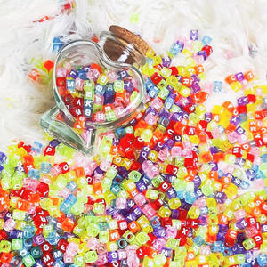 Perles en acrylique transparentes carrées DIY en vrac, accessoires de bijoux, multicolores, 6/8/10 mm, mini lettres, directement de l'usine - Product Image 2