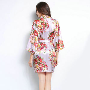 Kimono Ropa de dormir Tallas grandes Vestido de <span class=keywords><strong>noche</strong></span> Estampado floral Batas de satén de seda Camisón de mujer Vestido de Albornoz de <span class=keywords><strong>una</strong></span> pieza - Product Image 2