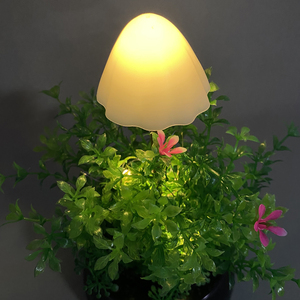 Veilleuse créative haut de gamme et de niche, en PVC, forme méduse et champignon, LED, pour décoration d'ambiance de chevet, avec base élargie - Product Image 4