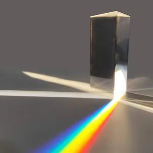 Prisma triangolare equilatero dello strumento di fotografia dell'arcobaleno di rifrazione dell'obiettivo di vetro ottico