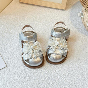 Sandales décontractées simples et élégantes pour filles, avec nœud perlé et protection anti-choc, collection été 2026 - Product Image 4