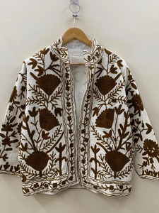 Vestes en velours Suzani en tissu TNT fait à la main Veste brodée Suzani Veste d'hiver Manteau pour femmes - Product Image 2