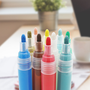 قلم تحديد أكريليك فائق الجودة برأس مضخة قابل لإعادة التعبئة بالحبر الأكريليك للرسم على النوافذ أو الأسطح المعدنية - Product Image 1