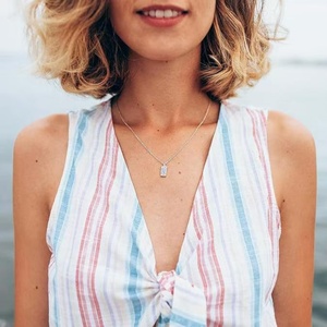 Collar de circonio cuadrado Ice Through para mujer, cadena de clavícula de lujo ligero, exquisita y sencilla, accesorios de gargantilla estilo Cold Wind. - Product Image 6