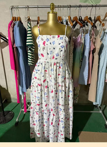 เสื้อผ้าขายส่งลดราคา เสื้อยืดลำลองสำหรับผู้หญิง แพ็คเกจแบบคละแบบ จัดส่งแบบสุ่ม สินค้าคงคลังเสื้อผ้า - Product Image 3