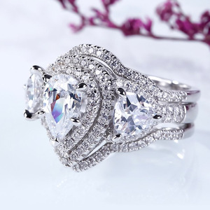Set di Tre Anelli con Zirconi Scintillanti per Donne, Gioielli Eleganti e di Lusso per Matrimoni - Product Image 5