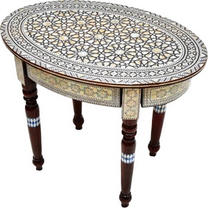 Mesa de Centro Ovalada Sultana Hecha a Mano con Madreperla Egipcia - Mesa Auxiliar de Esquina con Incrustaciones de Madera (23.6x15.8x20.5 Pulgadas) - Product Image 1