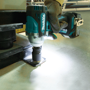 <span class=keywords><strong>Llave</strong></span> de <span class=keywords><strong>Impacto</strong></span> Inalámbrica <span class=keywords><strong>Makita</strong></span> DTW300Z 18V LXT de Alto Torque con Control de <span class=keywords><strong>4</strong></span> Velocidades y Luz LED - Product Image 4