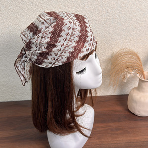 Sciarpe Quadrate da Donna Serie Vintage <span class=keywords><strong>Marrone</strong></span>, Morbido Tessuto Misto con Pois e Motivi Floreali per Uso Quotidiano e Accessori - Product Image 2