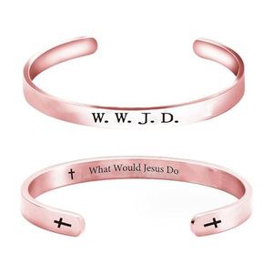 Venta al por Mayor de Camisetas Personalizadas con la Frase Cristiana W.W.J.D. Brazalete Impermeable de Acero Inoxidable Chapado en Oro Negro de 18K, Joyería Unisex, Brazalete de Regalo - Product Image 5