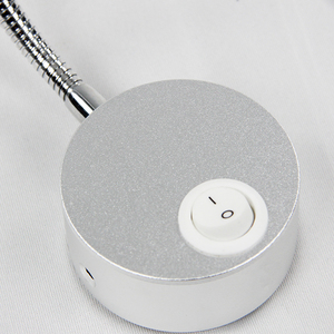 La lampe de lecture DC <span class=keywords><strong>12V</strong></span> <span class=keywords><strong>avec</strong></span> <span class=keywords><strong>port</strong></span> de charge <span class=keywords><strong>USB</strong></span> tourne la lumière RV à bras flexible à 360 degrés pour camping-car - Product Image 4