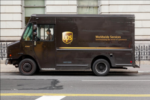 Offre spéciale UPS Red Line : Expédition rapide de petits colis vers les pays européens de la <span class=keywords><strong>Zone</strong></span> 6 et 7, la Malaisie, les États-Unis, le Canada, le Mexique, le Japon - Product Image 4