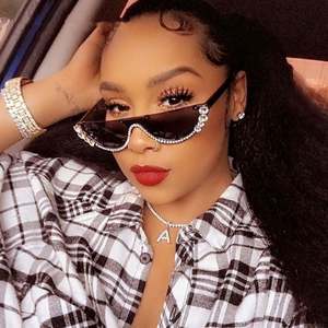 Vente en gros de lunettes de soleil pour femmes, mode 2020, luxe, demi-montures, lunettes de soleil œil de chat avec strass - Product Image 1