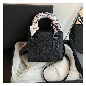 Sacs à bandoulière <span class=keywords><strong>de</strong></span> luxe Jialing <span class=keywords><strong>de</strong></span> haute qualité pour femmes, avec <span class=keywords><strong>logo</strong></span> personnalisé, pour affaires et voyages, sacs <span class=keywords><strong>de</strong></span> créateurs <span class=keywords><strong>de</strong></span> <span class=keywords><strong>marque</strong></span> célèbre - Product Image 1