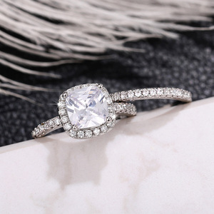 Set di Anelli in Due Pezzi con Zirconi per Donne, Elegante Gioiello da Dito Abbinabile alla Moda - Product Image 3