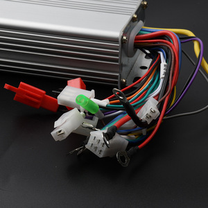 Hoogvermogen aluminium elektrische fietscontroller 48V/60V 15-MOSFET 1200W slimme borstelloze waterdichte optionele differentiële <span class=keywords><strong>motor</strong></span> - Product Image 4