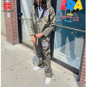 Kustom jaket ritsleting berkerudung cetak Logo Sweatsuit garis Flared nilon Jogger poliester jaket kargo pakaian olahraga nilon - Product Image 3