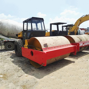 Compacteur à tambour unique Dynapac CA30D 10 tonnes pour routes, en excellent état, modèle 2024 - Product Image 3