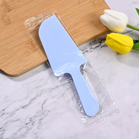 Draagbare plastic spatel voor cake, flexibele rand voor perfecte glazuur- en crèmeverspreiding