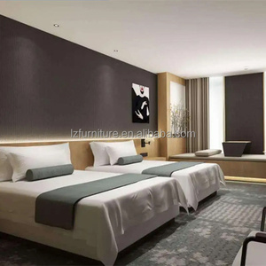 Lit d'hôtel King Size avec matelas pour hôtels 3 étoiles, cadre de lit en bois massif économique avec tête de lit capitonnée et tables de chevet - Product Image 3
