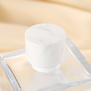 Vente en gros directe d'usine, bouchon de flacon de parfum de luxe sur mesure en zamac 15 mm, <span class=keywords><strong>alliage</strong></span> de zinc <span class=keywords><strong>blanc</strong></span>, logo personnalisé, ouverture facile - Product Image 3