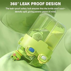 Bouteille d'eau en plastique colorée pour enfants, 760 ml, double compartiment, motif dessin animé, mignonne et populaire, en promotion - Product Image 6