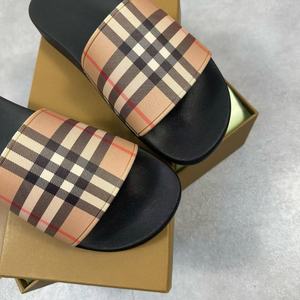 Venta directa de fábrica de pantuflas para hombre con logotipo personalizado de alta calidad, pantuflas de playa para mujer, sandalias de diseñador de marca de lujo - Product Image 1