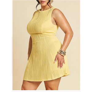Robe mini plissée en mousseline jaune grande taille pour femme, col rond, taille naturelle, tenue d'été pour cocktail ou invitée de mariage - Product Image 4