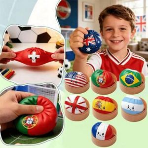 Jouets anti-stress à presser en PU, à rebond lent, en forme de boulette, thème football 2026, drapeau national, Kawaii - Product Image 1