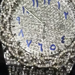 Reloj de lujo de alta gama con diseño de espinas, totalmente incrustado con una esfera de moissanita, perfecto para el estilo hip-hop y para fiestas. - Product Image 5