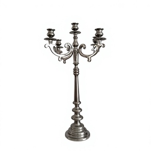 Candelabro Decorativo de Metal con 5 Brazos, Estilo Italiano, Acabado Plateado, Centro de Mesa para Fiestas y Eventos Personalizados - Product Image 1
