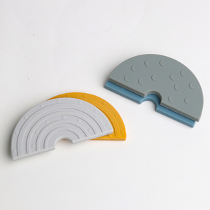 BPA miễn phí tùy chỉnh mềm Silicone bé Teether trăng đồ chơi cho trẻ sơ sinh trẻ sơ sinh nhai nhẹ nhàng cầu vồng mọc răng Chuỗi vòng Rattle - Product Image 5
