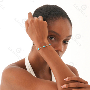 <span class=keywords><strong>Bracciale</strong></span> Gemnel in <span class=keywords><strong>Turchese</strong></span> Naturale con Argento 925 <span class=keywords><strong>e</strong></span> Finitura Dorata, Incastonato su Catena Cubana per un Stile Blu Sereno da Donna - Product Image 4