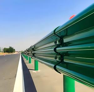 Barrière de sécurité routière en acier à double vague pour <span class=keywords><strong>autoroute</strong></span>, pont et bord de route, type W-Beam, pour la construction - Product Image 1