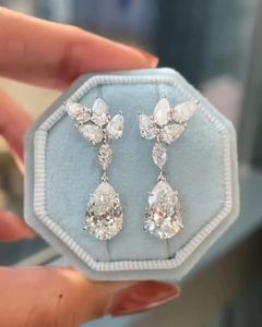 ต่างหูเพชรทรงลูกแพร์ 15 กะรัต เพชรเลี้ยงในห้องปฏิบัติการ ชุบทองคำขาว 14K รับรองโดย IGI หรูหรา เหมาะสำหรับงานแต่งงาน งานเลี้ยง ของขวัญเครื่องประดับชั้นดี - Product Image 1