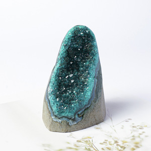 Vente en gros de pierres de guérison en cristal naturel, rectangulaires/carrées, polies, pour la purification, la méditation, les grappes de cristaux colorés pour le Feng Shui - Product Image 2